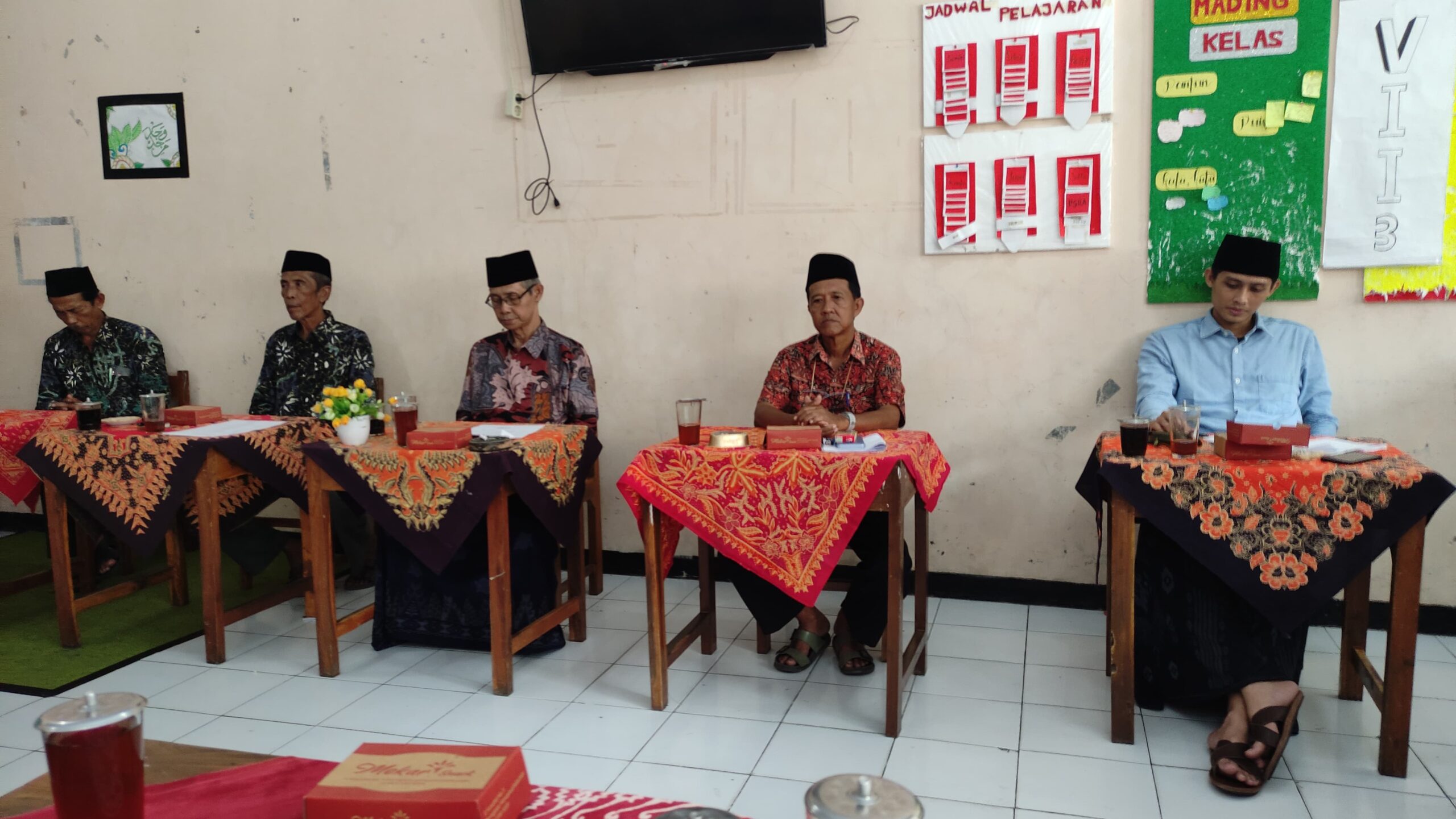 Yayasan Pesantren Salafiyah Mengadakan Halal bi Halal Bersama Guru dan Karyawan