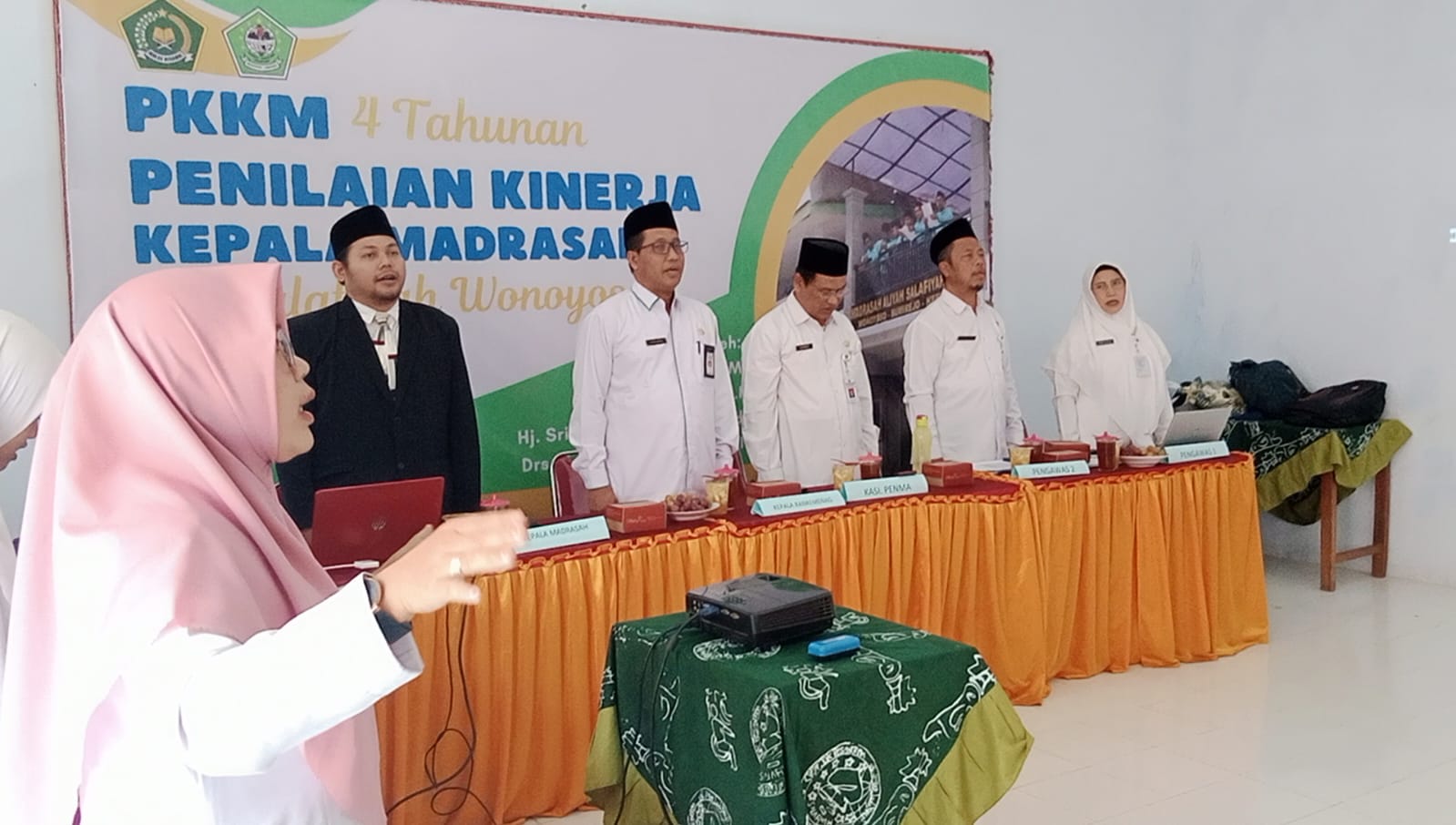 MA SALAFIYAH SUKSES HADAPI TIM VISITASI PENILAIAN KINERJA KEPALA MADRASAH (PKKM) 4 TAHUNAN